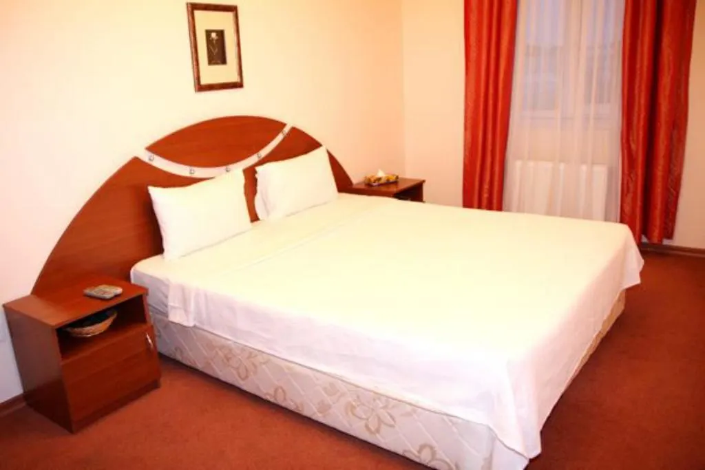 Bp Hotel Baku 4*,